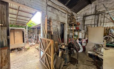 LOTE COMERCIAL CON CASA Y GALPÓN EN ZONA INDUSTRIAL DE OSTENDE