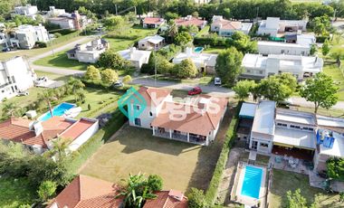 CASA EN VENTA - APTA CRÉDITO - BARRIO PRIVADO LOS OLMOS - SALTA