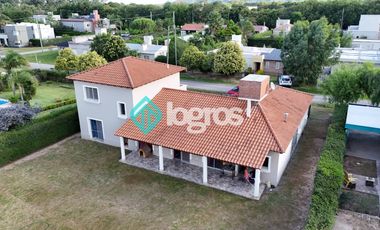 CASA EN VENTA - APTA CRÉDITO - BARRIO PRIVADO LOS OLMOS - SALTA