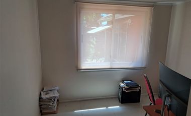 Casa en Arriendo en A DOS CUADRAS DE LA PLAZA DE MELIPILLA ESQUINA VARGAS