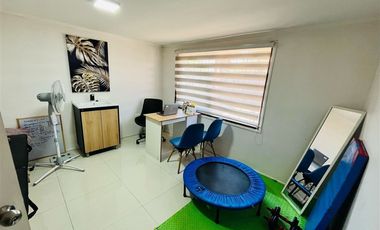 Casa en Arriendo en A DOS CUADRAS DE LA PLAZA DE MELIPILLA ESQUINA VARGAS