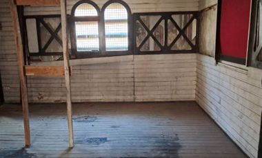Bodega en Venta en Vicuña Mackena/ John Kennedy