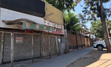 Bodega en Venta en Vicuña Mackena/ John Kennedy