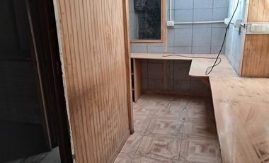 Bodega en Venta en Vicuña Mackena/ John Kennedy