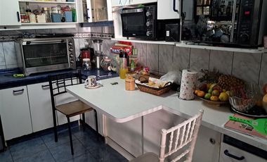 Bodega en Venta en Vicuña Mackena/ John Kennedy