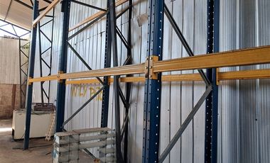 Bodega en Venta en Vicuña Mackena/ John Kennedy