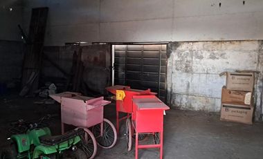 Bodega en Venta en Vicuña Mackena/ John Kennedy