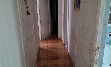 Bodega en Venta en Vicuña Mackena/ John Kennedy