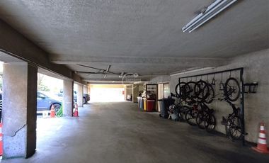 Estacionamiento en Venta en Metro Manuel Montt