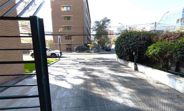 Estacionamiento en Venta en Metro Manuel Montt