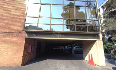 Estacionamiento en Venta en Metro Manuel Montt
