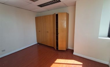 Oficina en Arriendo en Metro Universidad de Chile