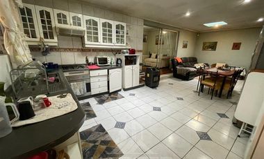 Casa en Venta en CALLE YUNGAY