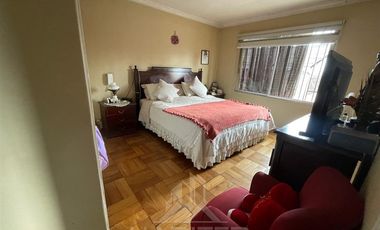 Casa en Venta en CALLE YUNGAY