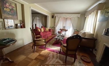 Casa en Venta en CALLE YUNGAY