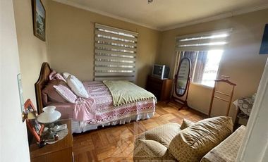 Casa en Venta en CALLE YUNGAY