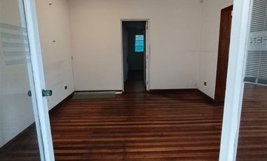Casa en Arriendo en Casa con giro comercial en sector poniente de Viña