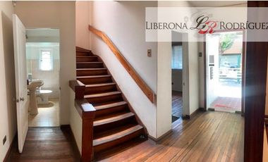 Casa en Arriendo en Casa con giro comercial en sector poniente de Viña