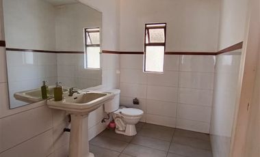 Casa en Arriendo en Casa con giro comercial en sector poniente de Viña