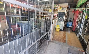 Local Comercial en Venta en Casa con local comercial en venta en Ampliación Prat