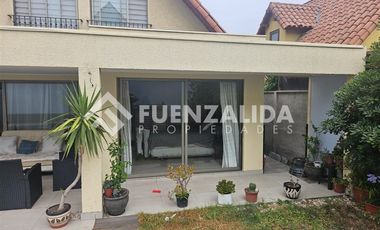 Casa en Venta en Condominio Amapola