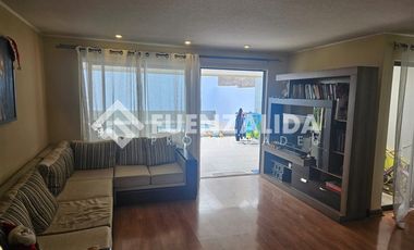 Casa en Venta en Condominio Amapola