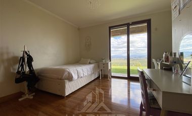 Casa en Venta en Cerro Cristal, Curicó