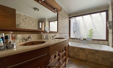 Casa en Venta en Cerro Cristal, Curicó