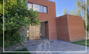 Casa en Venta en El Yugo Llavería