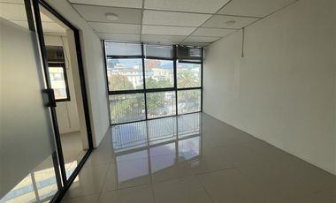 Oficina en Arriendo en Metro Los Leones