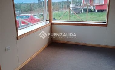 Casa en Arriendo en Estero yalle Calbuco