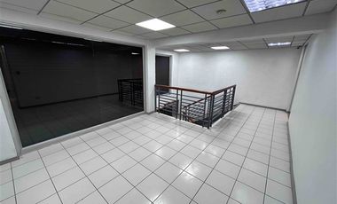 Local Comercial en Arriendo en Alcántara con Avenida Apoquindo