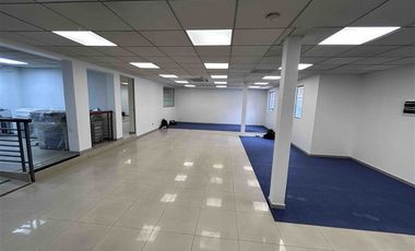 Local Comercial en Arriendo en Alcántara con Avenida Apoquindo