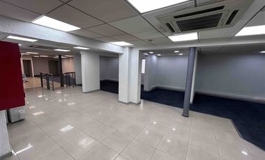 Local Comercial en Arriendo en Alcántara con Avenida Apoquindo