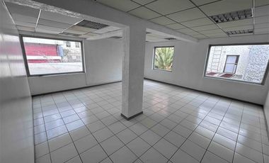 Local Comercial en Arriendo en Alcántara con Avenida Apoquindo