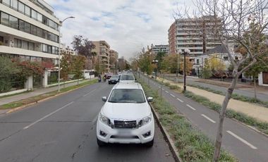 Local Comercial en Arriendo en Eliodoro Yañez, Holanda, Thayer Ojeda