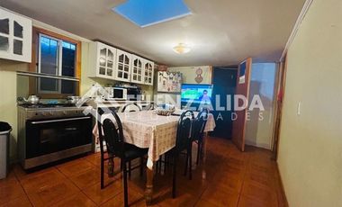 Casa en Venta en El Almendro con Heroes de Maipú