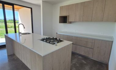 Casa en Venta en CAMINO LOS QUEÑES KM 14.5