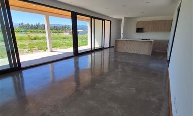 Casa en Venta en CAMINO LOS QUEÑES KM 14.5