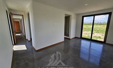 Casa en Venta en CAMINO LOS QUEÑES KM 14.5