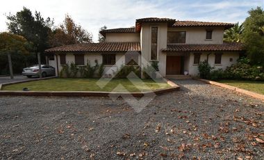 Casa en Venta en chicureo poniente