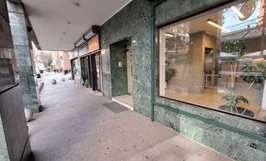 Oficina en Arriendo en Av. Providencia / Andrés de Fuenzalida