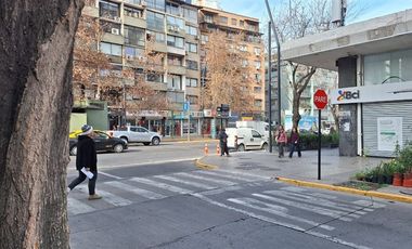 Oficina en Arriendo en Av. Providencia / Andrés de Fuenzalida
