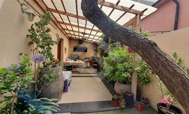 Casa en Venta en General Carol Urzúa/ Las Carmelitas