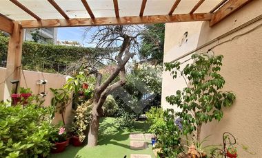 Casa en Venta en General Carol Urzúa/ Las Carmelitas