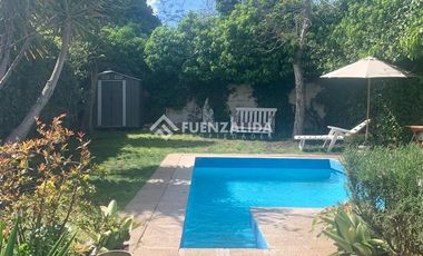 Casa en Venta en Villa Santa Adela /