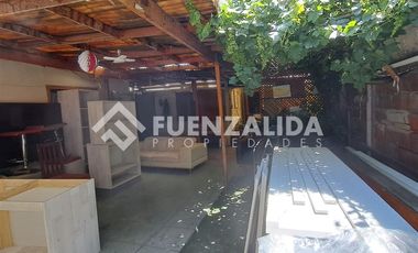 Casa en Venta en Av Santa Rosa / Los Maitenes