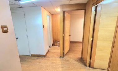 Oficina en Arriendo en Huérfanos / Paseo Ahumada