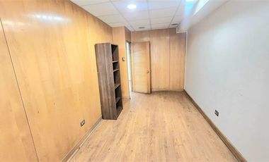 Oficina en Arriendo en Huérfanos / Paseo Ahumada