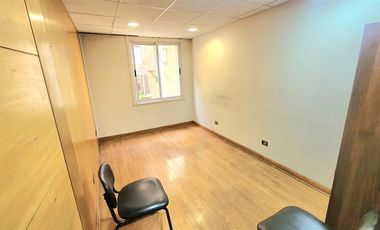 Oficina en Arriendo en Huérfanos / Paseo Ahumada